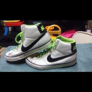 Nike 6y hitop sneakers